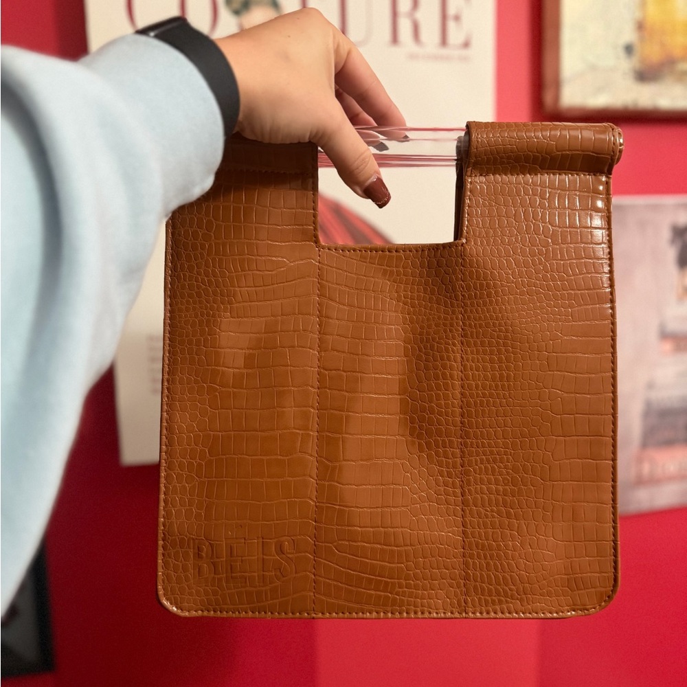 Cognac Faux-Crocodile Embossed Beis Crossbody/Clutch